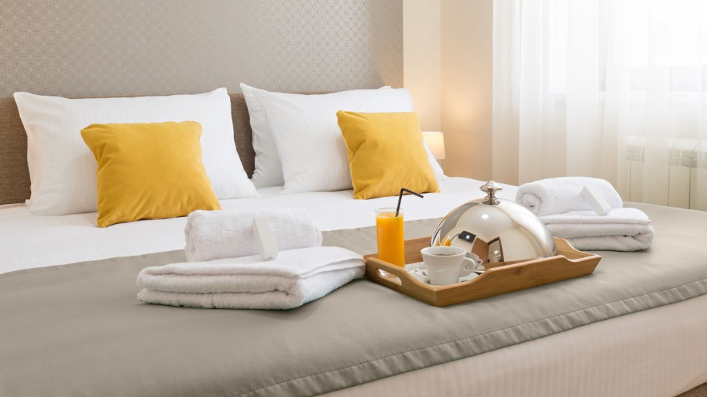 Guest-ready Airbnb bedroom with fresh linens and towels
